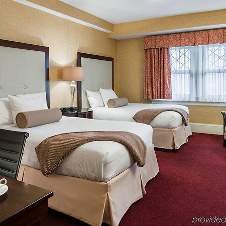 Wayne Hotel Екстериор снимка