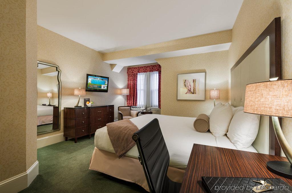 Wayne Hotel Екстериор снимка